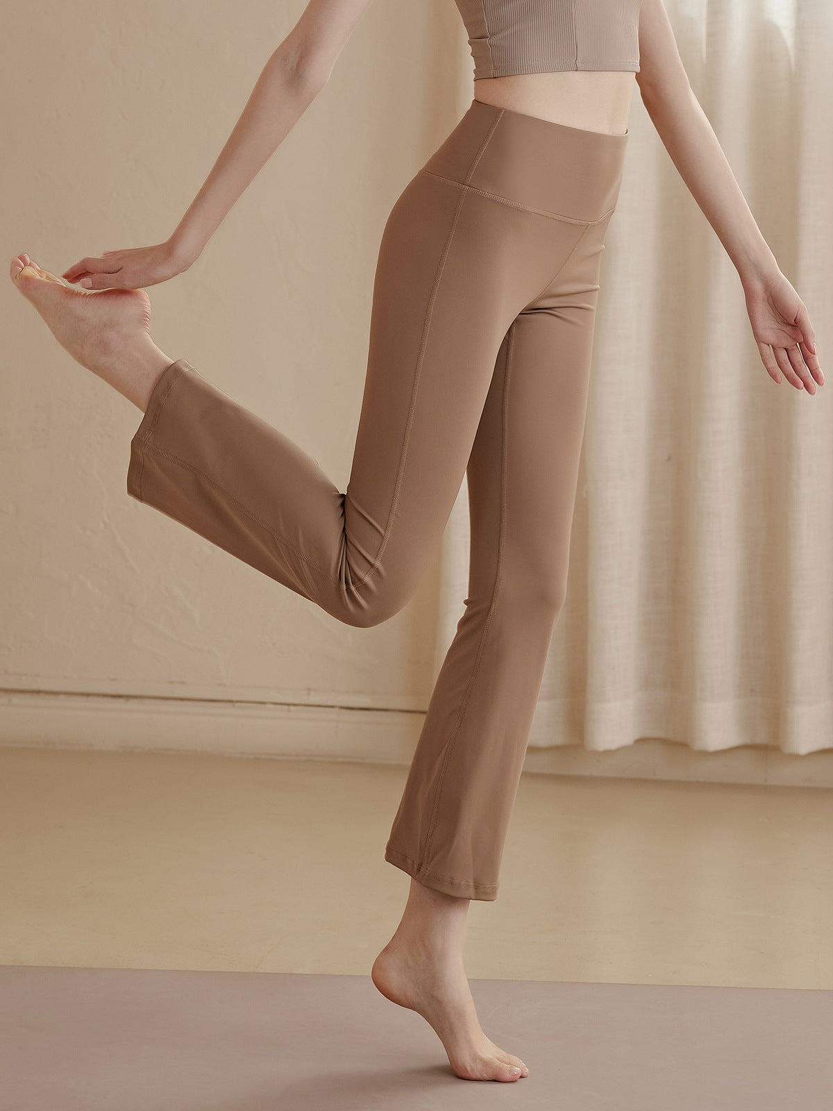 High Waist Flared Yoga Pants With Stretch Fit